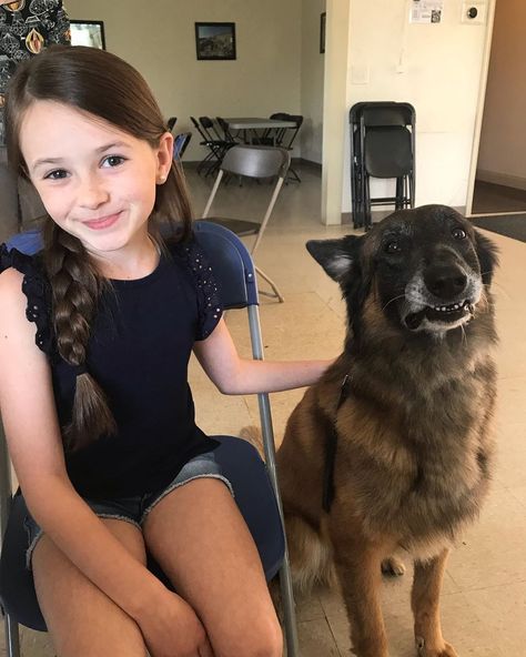 The Walking Dead on Instagram: “Sweet sweet Seven!!🐶🐶❤️” Cailey Fleming, Christian Serrato, Dog Smiling, Funny Yearbook Quotes, Judith Grimes, Walking Dead Zombies, Dead Dog, Walking Dead Cast, Fear The Walking Dead