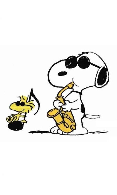 Snoopy and Woodstock playing music~ wallpaper design Wallpaper Snoopy, Peanuts Wallpaper, Woodstock Snoopy, Hello Kitty Imagenes, Woodstock Peanuts, Snoopy Cartoon, Peanuts Cartoon, Snoopy Wallpaper, Peanuts Characters