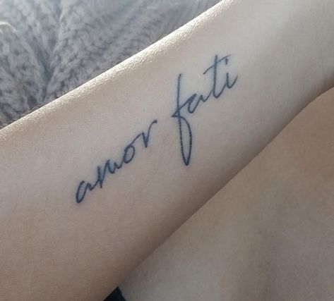 Amor Fati Tattoo Men, Amor Fati Wrist Tattoo, Amor Tattoo Fonts Words, Amor Fati Tattoo Fonts, Amour Fati Tattoo, Amor Fati Tattoo Design, Amor Fati Quote, Amor Fati Tattoo, Amor Tattoo