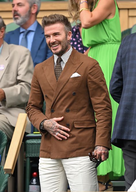 Beckham Suit, David Beckham Style Outfits, David Beckham Suit, David Beckham Style, Stylish Mens Suits, Blazer Outfits Men, Blue Suit Men, Red Jordans, Classy Suits