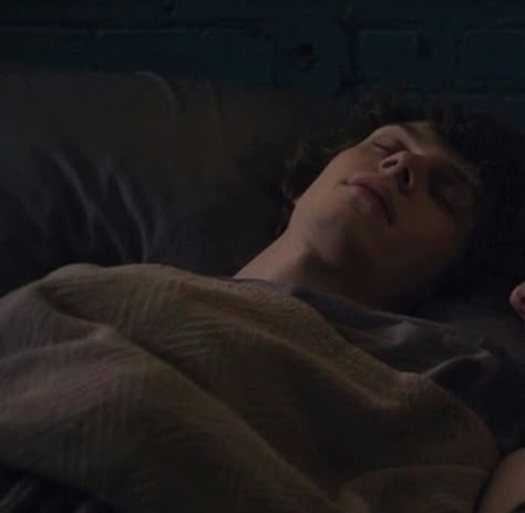 Sleeping beauty Evan Peters Sleeping, Marvel Quicksilver, Evans Peter, Dr Evans, Kyle Spencer, Evan Peters American Horror Story, Nerdy Humor, Peter Maximoff, Evan Thomas