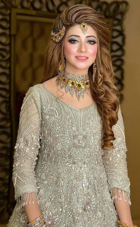 Walima Bridal Dress, Bangs Cut, Design Wedding Dress, Gorgeous Bridal Makeup, Cotton Dress Indian, Pakistani Bridal Dress, Pakistani Women Dresses, Walima Dress, Bridal Hairdo