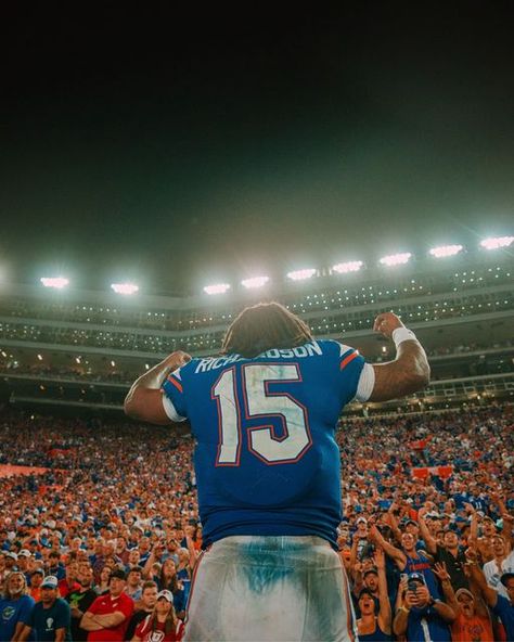 Florida Gators Wallpaper, Uf Football, Fire Football, Tuff Pics, Hard Images, Cold Pictures, Collage Football, Mood Pictures, Football Pics