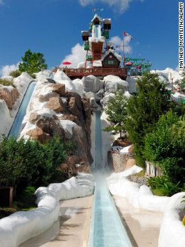 The first thing you see when you enter Blizzard Beach is 90-foot snowcapped Mount Gushmore, the world's most photographed faux-mountain and home to one of the fastest free-fall speed slides, Summit Plummet. Disney World Water Parks, Disney World Vintage, Disney Water Parks, Disney Blizzard Beach, Theme Park Design, Disney Bucket List, Typhoon Lagoon, Zoo Design, Florida Holiday