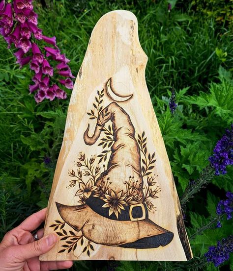 Pumpkin Pyrography, Wood Burning Halloween, Fall Pyrography, Autumn Pyrography, Witchy Wood Burning, Witchy Wood Burning Ideas, Halloween Wood Burning Ideas, Halloween Pyrography, Halloween Wood Burning