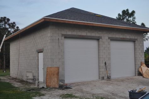 Cinder Block Building, Garage Apartment Interior, Simple Garden Designs, Garage Shop Plans, Garage Construction, Garage Builders, Concrete Garages, Deck Railing Design, Block Building