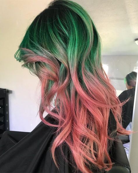 Back to School, Rainbow Cool: Short Hair Styles for Every Student Candyfloss Hair, Faux Ponytail, Green Hair Streaks, Cool Short Hair Styles, Pink And Green Hair, Rainbow Hair Color Ideas, Cool Short Hair, Pink Hair Streaks, Dark Green Hair