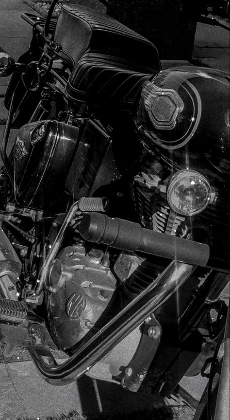 #aestheticedits #bullet #black #blackandwhite #aesthetic #iphonephotography Bullet Bike Royal Enfield Snap Story, Bullet Snaps Night, Royal Enfield Snap, Bullet Snap, Bullet Boy, Bullet Video, Bikes Aesthetic, Best Pic For Dp, Scorpio Car