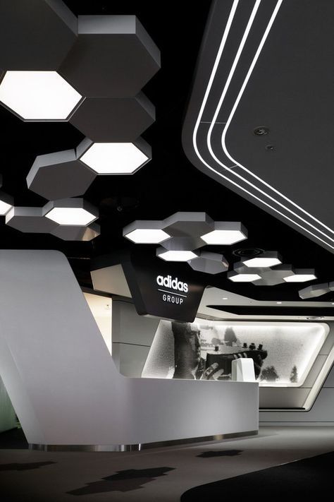 Office Ceiling Design, Japan Office, Adidas Japan, Office Ceiling, Hotel Lobby Design, Gym Interior, Ceiling Design Modern, Futuristic Interior, Lobby Design