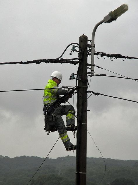 power pole, worker, electric wires, street lamp | Pikist Pole Climbing, Counter Fridge, Solar Energy Design, Electric Pole, Renewable Energy Resources, Solar Energy Kits, Diy Dish, Energy Saving Tips, Solar Power House