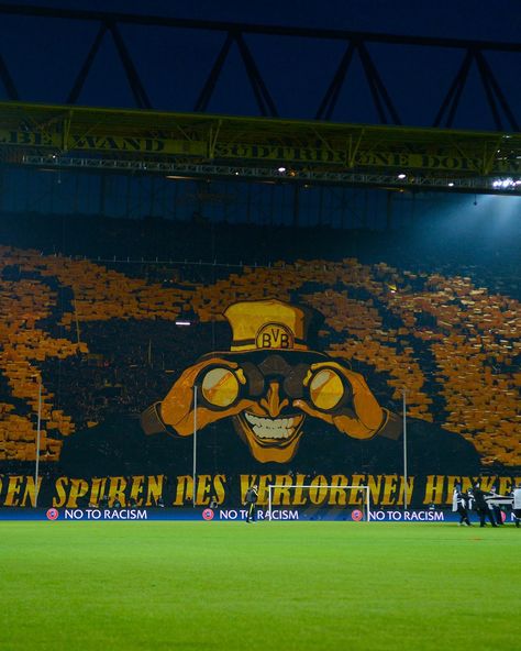 Yellow Wall Dortmund, Chelsea Ucl, Bvb Wallpaper, Dortmund Wallpaper, Stadium Wallpaper, Dynamo Dresden, Ultras Football, Oxford United, Soccer Photography