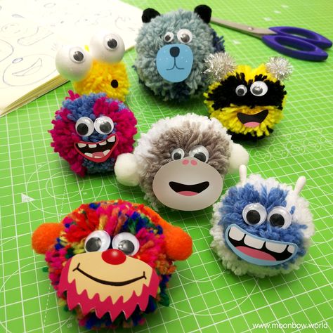 Pom Pom Animals, Yarn Crafts For Kids, Diy Pom Poms, Christmas Crafts For Toddlers, Diy Pom Pom, How To Make A Pom Pom, Yarn Pom Pom, Pom Pom Crafts, Craft Activity