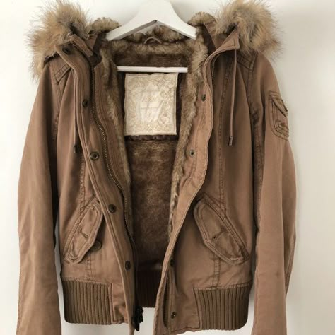 Abercrombie and Fitch Bomber Jacket faux-fur lined Fur Lined Leather Jacket Outfit, Fur Lined Jacket, Long Winter Jacket, Box For Storage, Downtown Outfits, Leather Jacket Outfits, Cute Jackets, Love Clothing, Brown Jacket