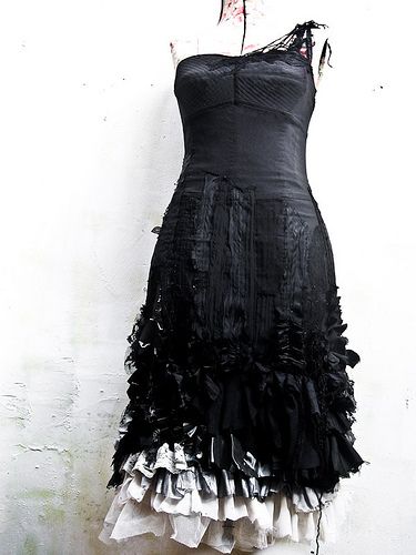 Dark Romanticism, Goth Dress, Gothic Outfits, Goth Outfits, Wisteria, Goth Fashion, Gothic Fashion, Beautiful Fashion, Beauty Fashion