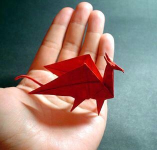 I want to do this with napkins and set them on each plate. Origami Flapping Bird, Origami Stella, Dragon Origami, Origami Tattoo, Origami Yoda, Origami Star Box, Tutorial Origami, Origami Ball, Origami Dragon