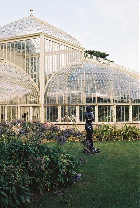 Botanical Garden Exterior, Big Green House Aesthetic, Dreamy Greenhouse, Green House Aesthetic, Big Greenhouse, Vintage Greenhouse, School Greenhouse, Aesthetic Honey, Book Planning