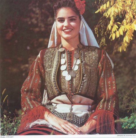 Jana on Twitter: "Woman in costume from Galičnik, Macedonia, sometime in the 20th century. The Mijaks of Western Macedonia have some pretty cool outfits, though I'm biased. https://t.co/OMrfLdfp81" / Twitter Albanian Clothing, Ancient Roman Jewelry, Bulgarian Clothing, Albanian Culture, Shabby Chic Cards, Culture Clothing, Period Outfit, European Culture, European Women