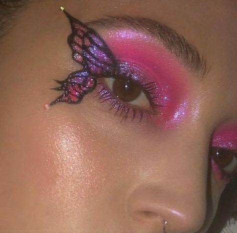 Butterfly Eye Makeup, Butterfly Halloween, Butterfly Eyes, Butterfly Makeup, Rave Fits, Make Up Inspo, Makeup Obsession, Vintage Magazines, Cool Stuff