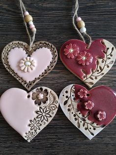 Heart Pottery, Pottery Ornaments, Clay Magnets, Diy Air Dry Clay, Pottery Handbuilding, Clay Crafts Air Dry, Pottery Crafts, Diy Pottery, Clay Ornaments