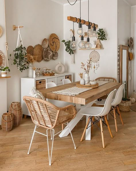 Boho Chairs Dining, Comedor Boho Chic, Boho Dining Room Decor, Boho Dining Room, Tafel Decor, Shabby Chic Table, Dinner Room, Chic Table, Boho Kitchen