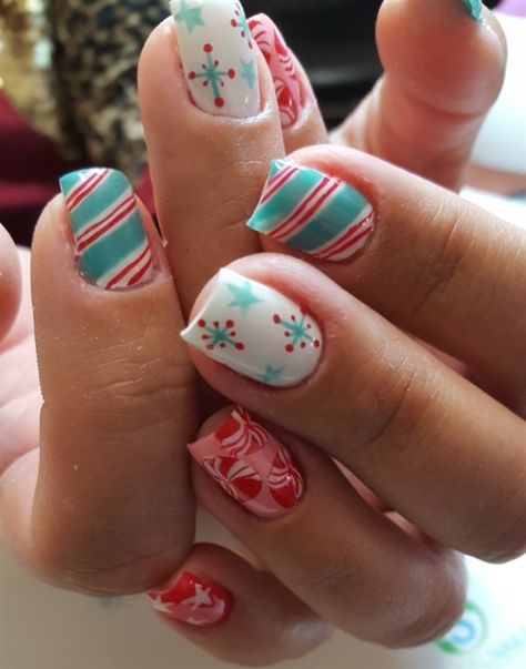 Christmas Candy Nails, Candy Nail Art, Candy Cane Nails, Cute Christmas Nails, Christmas Gel Nails, Christmas Nail Art Designs, Cute Gel Nails, Winter Nail, Art Nails