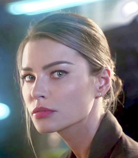 Chloe From Lucifer, Lucifer Chloe Decker, Lucifer Detective, Detective Decker, Detective Chloe Decker, Lauren German Lucifer, Lucifer Chloe, Lucifer Quote, Sharon Carter