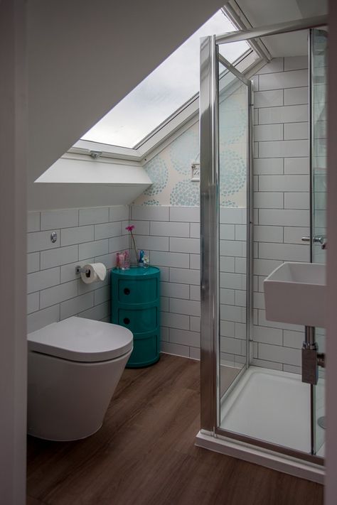 Fitting a shower enclosure under a sloping ceiling - SkyLofts Sloped Ceiling Bathroom, Loft Conversion Plans, Attic Shower, Small Attic Bathroom, Loft Bathroom, Attic Bathroom, Small Loft, Attic Bedrooms, Attic Renovation