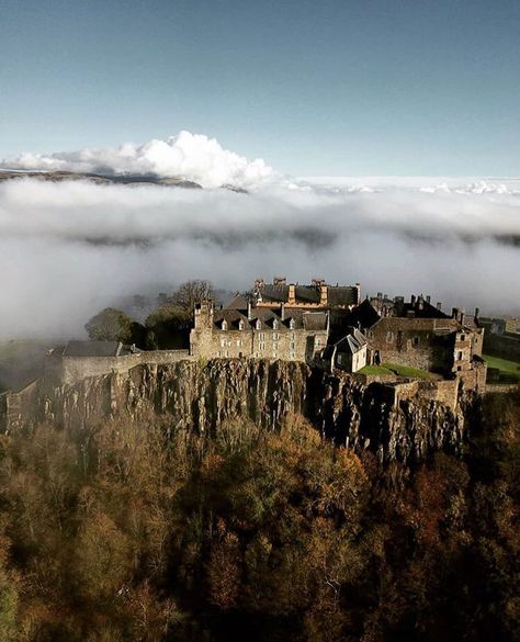 Castles of Scotland no Instagram: “Stirling Castle was first mentioned around 1100 and is considered as one of the most historically important sites in Scotland. ▫️ Throughout…” Stirling Castle Scotland, Stirling Scotland, Stirling Castle, Castle Scotland, Castles In Scotland, Scotland Castles, Scottish Castles, Castle Ruins, England And Scotland