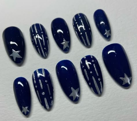 Blue And Silver Nails, Silver Nail Designs, Dark Blue Nails, Band Nails, Hippie Nails, Goth Nails, Grunge Nails, Simple Acrylic Nails, Pretty Gel Nails