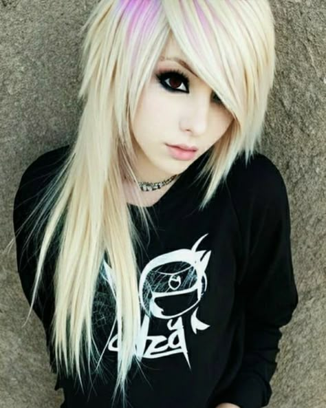 Blonde Scene Girl, Emo Scene Hair Long, Scene Queen Hair, Emo Blonde, Blonde Scene Hair, Alternative Hair Styles, Blonde Yellow Hair, Emo Hairstyle, Scene Hairstyles