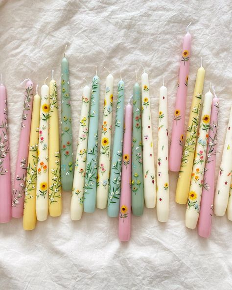 Candle Design Ideas Creative, Candle Painting Ideas, Candy Candles, Candle Painting, 15 Candles, Lavender Paint, Candy Candle, Wildflower Baby Shower, Printed Candles