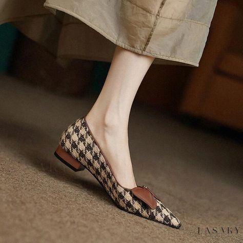 Lasaky - Classic Single Shoe: Fashionable Pointed-Toe with Delicate Bow and Low Heel, in Color-Block Design Low Heel Dress Shoes, Heel Loafers, Rough Heels, Office Shoes Women, Womens Chunky Heels, Point Shoes, Low Heel Shoes, Bow Shoes, Womens Ballet Flats