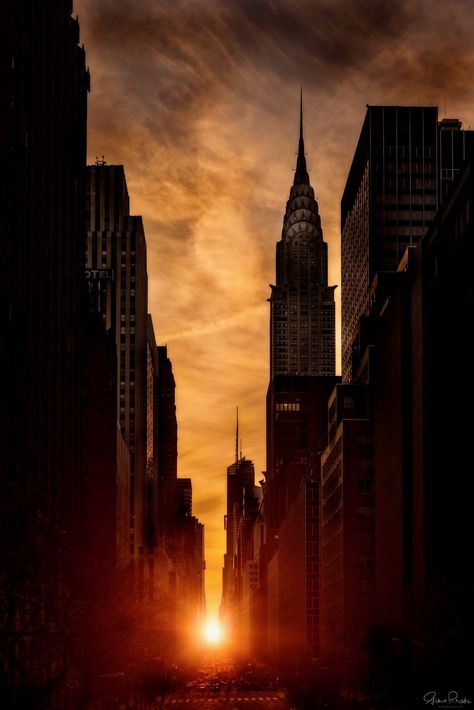 Manhattan Henge, Rain Tattoo, Skyline Painting, Manhattan Skyline, New York Aesthetic, Empire State Building, Manhattan, New York Skyline, New York City