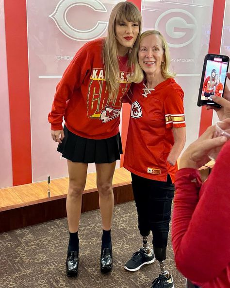 When you’re sitting in the screened in porch enjoying the beautiful weather while watching the Chiefs win another game and thinking it… | Instagram Chiefs Win, Taylor Swift Games, Travis Taylor, Taylor Swift Street Style, Taylor Outfits, Taylor Swift Fan Club, Chiefs Game, The Chiefs, Taylor Swift Funny