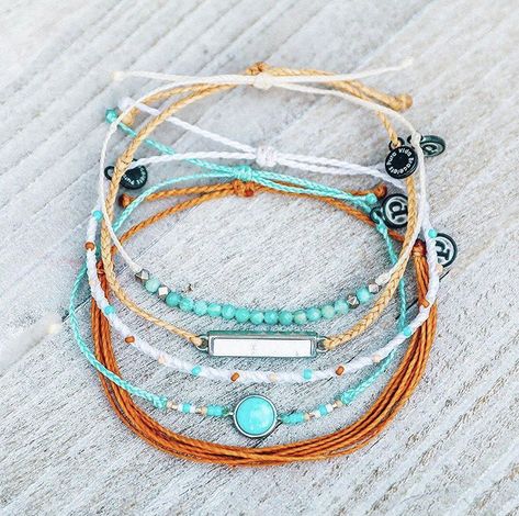 Pura Vida Bracelets Diy, Burnt Orange And Turquoise, Purvida Bracelets, Pure Vida Bracelets, Artsy Accessories, Beachy Bracelets, Influencer Style, Cute Friendship Bracelets, Turquoise Charm