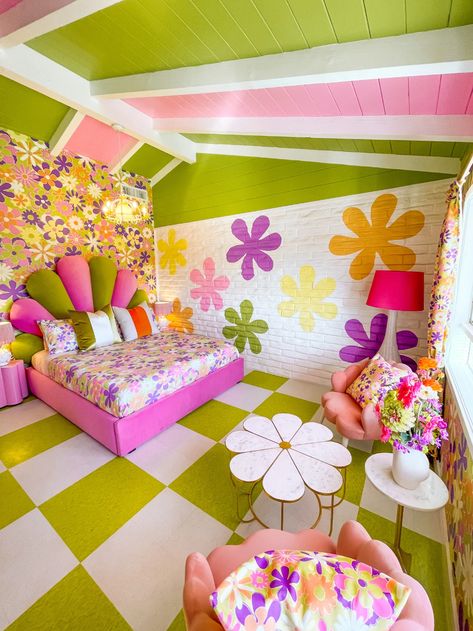 Trixie Motel, Cowgirl Room, Monochromatic Room, Retro Bedrooms, Power Room, Dream Room Inspiration, Cute Room Decor, Room Inspiration Bedroom, Dream Decor