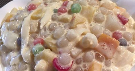 Try this simple yet very filling Tapioca Pearl Fruit Salad.  Ingredients: 2 cups cooked tapioca pearls 1 cup nata de coco ... Filipino Salad, Mixed Fruit Salad, Filipino Fruit Salad, Chicken Potato Salad, Fruit Salad Ingredients, Tapioca Pearl, Tapioca Pearls, Filipino Desserts, Favorite Dessert Recipes