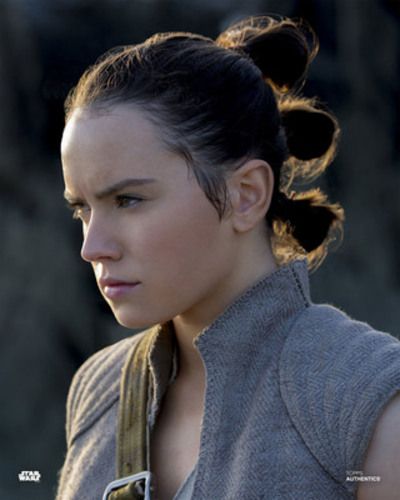 Rey with 3 buns, TFA, Ahch-to Ray Star Wars, Star Wars Hair, Disfraz Star Wars, Star Wars Rey, Rey Cosplay, Rey Skywalker, Star Wars Painting, Star Wars Jewelry, Rey Star Wars