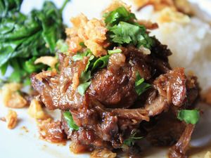 Thai-style Braised Pork Cheeks (this would be good using pork shoulder too!) Pig Cheeks, Pork Jowl Recipe, Pork Jowl, Offal Recipes, Serious Eats Recipes, Pork Cheeks, Barbacoa Beef, Beef Cheeks, Savory Dishes