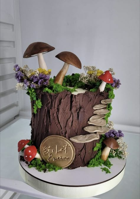 Nature Theme Cake, Nature Themed Birthday Party, Forest Animal Cake, Nature Themed Birthday, Tree Birthday Party, Forest Theme Cakes, Cottagecore Cake, Mossy Mushroom, Stump Cake