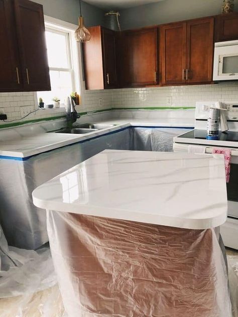 21 Kitchen Transforming DIY Countertop Ideas • Creatively Living Blog Diy Marble Countertops, Kitchen Countertops Marble, Painting Kitchen Counters, Painting Bathroom Countertops, Rental Diy, Granite Cleaner, Countertops Marble, Diy Kitchen Countertops, Diy Marble