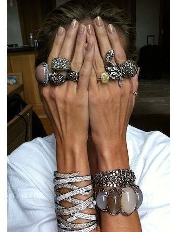 Olivia Palermo, Her Eyes, Gigi Hadid, Bling Bling, Victoria Beckham, Statement Jewelry, Boho Jewelry, Jewelry Inspiration, Beautiful Jewelry