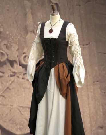 ... Medieval Dress Peasant, Medieval Dress Pattern, Medieval Clothes, Fair Outfits, Medieval Costume, Period Outfit, Medieval Dress, Medieval Clothing, Fantasy Costumes