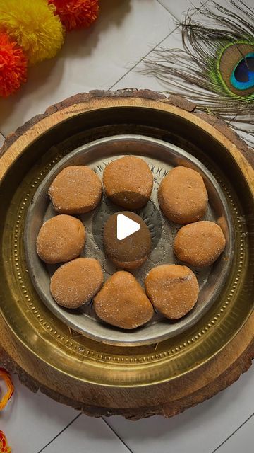 Click Good Food By Bharti Jain. on Instagram: "Janmashti special Recipe!! Mathura Peda / Milkpowder Mathura Peda!! Festive season is here and it is the season to eat sweet treats. Mathura peda is synonymous with Janamashtami. Ingredients 2 tbsp Ghee 1 cup Milk Powder 1/4 cup Milk 1/4 cup Powdered Sugar / Taagar 1/4 tsp Cardamom Powder #janmashtmi #vrat #prashad #pedarecipe #mathurapeda #mathurakepede #peda #pede" Milk Powder Peda Recipe, Mathura Peda, Peda Recipe, Cardamom Powder, Milk Powder, Special Recipes, Powdered Milk, Ghee, Powdered Sugar