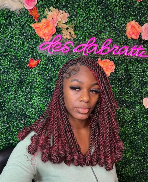 red invisible locs Red Invisible Locs, Invisible Locs Hairstyles, Invisible Locks, Vacay Hair, Hairstylist Career, High Bratz, Hair Braid Diy, Invisible Locs, Invisible Braids