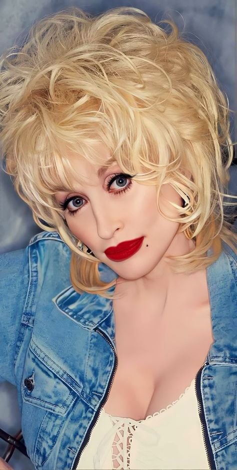 Dolly Parton Playboy, Dolly Parton Costume, Dolly Parton Jolene, Dolly Parton Pictures, 1980s Women, Eagle Pictures, Christie Brinkley, Music Legends, Dolly Parton