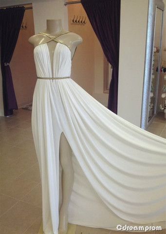 Greek Dress, Goddess Costume, Goddess Dress, Long White Dress, Mode Inspiration, Beautiful Gowns, Fancy Dresses, Street Styles, A Dress