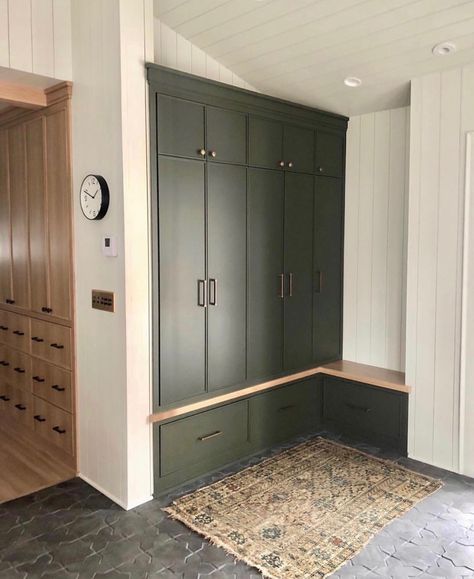 Mudroom Cabinets, Laundry Room/mud Room, Mudroom Entryway, Mudroom Laundry Room, Mud Room Storage, Mudroom Design, Green Cabinets, Laundry Mud Room, House Inspiration