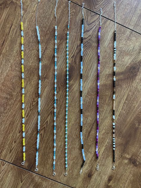 Purple And White Beaded Necklace, Purple And Yellow Beaded Bracelet, Blue And Purple Beaded Bracelet, Yellow Black White Aesthetic, Blue And White Beaded Necklace, Blue And Purple Bracelet, Purple Necklace Beads, Yellow Beaded Bracelets, Purple Beads Necklace