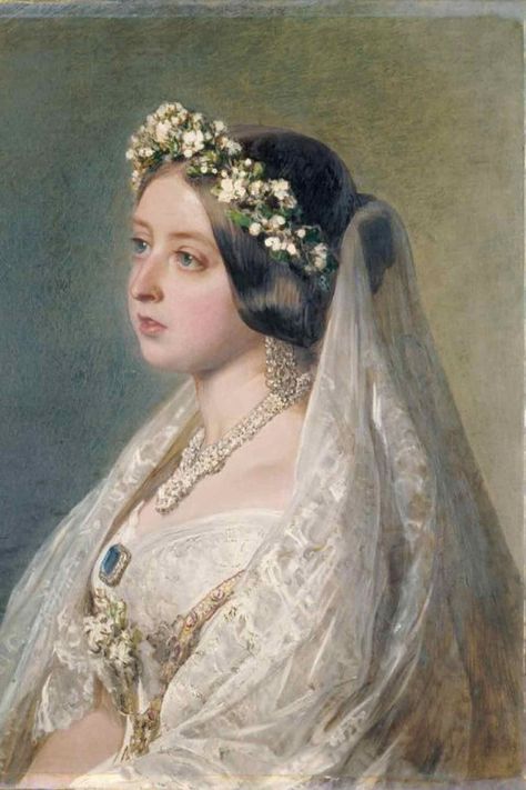 Queen Victoria Facts, Victoria Queen Of England, Victoria Wedding Dress, Queen Elizabeth Died, Elegant Wedding Style, Short Veils, Lace Wedding Veils, Bridal Gown Ideas, Veils Cathedral